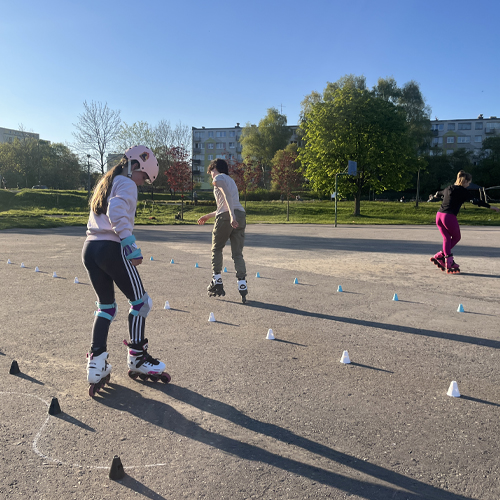 Nauka jazdy na rolkach w Olsztynie - Rolki: Freestyle Slalom